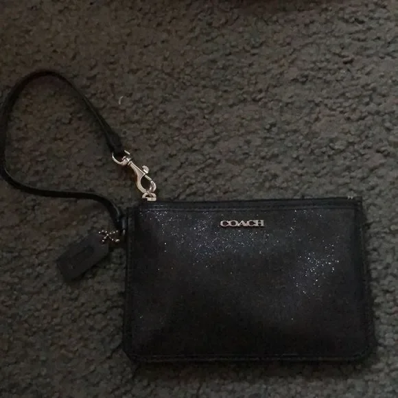 coach wristlet - Picture 3 of 7